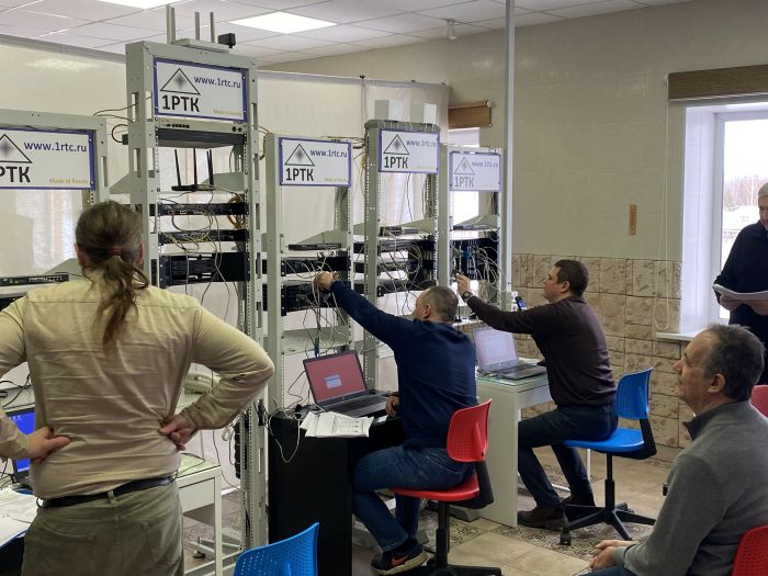 Практическое обучение инженеров АО «Концерн «Созвездие» в учебном классе 1РТК