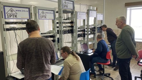 В период с 16 по 20 марта 2026 года инженеры компании провели консультацию-курс: "Как эксплуатировать систему связи, построенную на платформе «Транспорт-30х4», оптических мультиплексорах «Косатка» и оптических мультиплексорах «Транспорт-S1»" для инженеров Воронежского АО "Концерн "Созвездие"